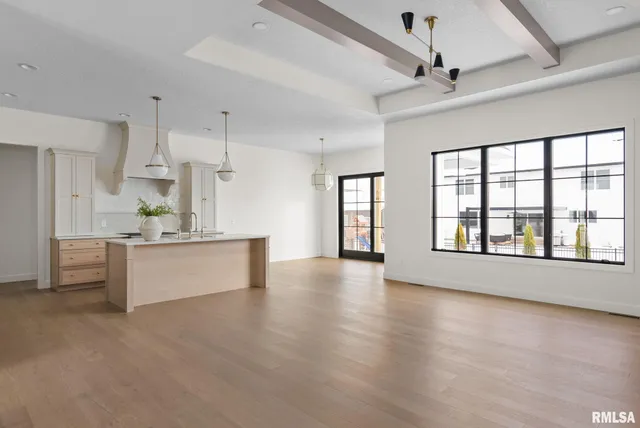 $789,900 | 7131 Alvie Lane, Bettendorf, IA 52722