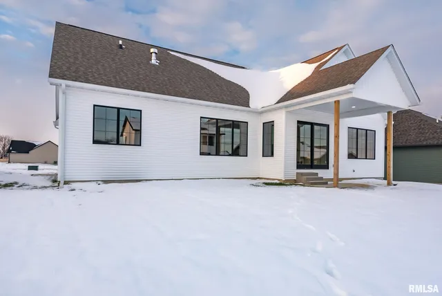 $789,900 | 7131 Alvie Lane, Bettendorf, IA 52722