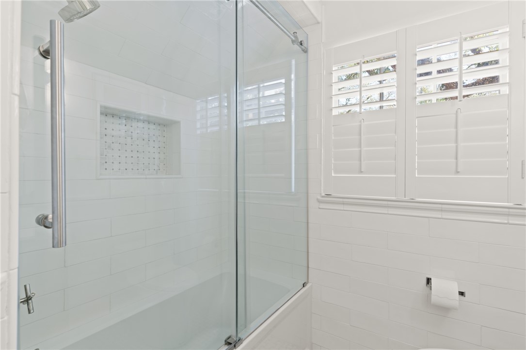 1460 Ocean Boulevard, Unit 108 St. Simons Island, GA 31522 - Photo 13 of 36 upstairs renovated bathroom