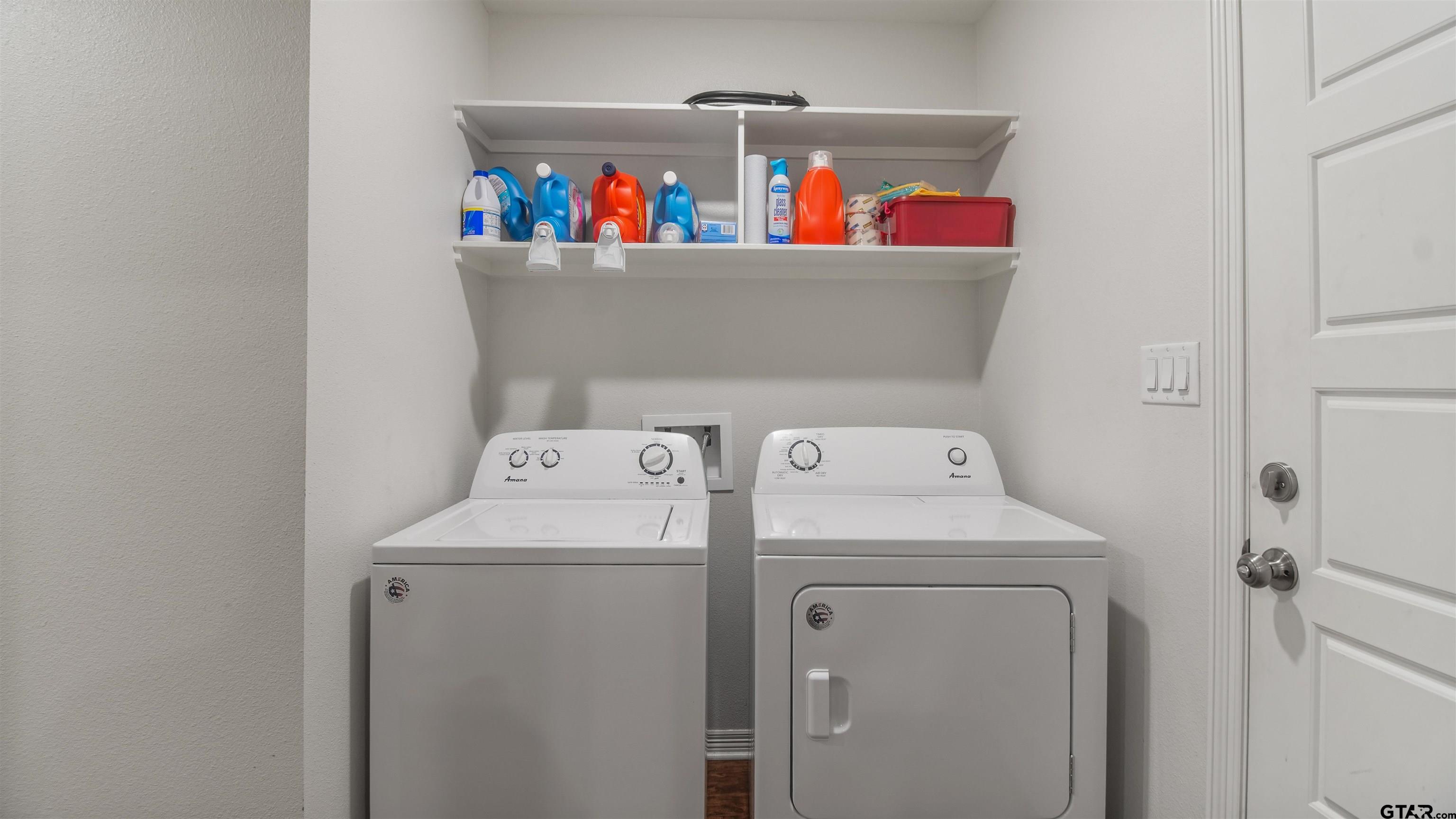 2220 Walton Road Tyler, TX 75701 - Photo 20 of 29 a utility room with dryer and washer