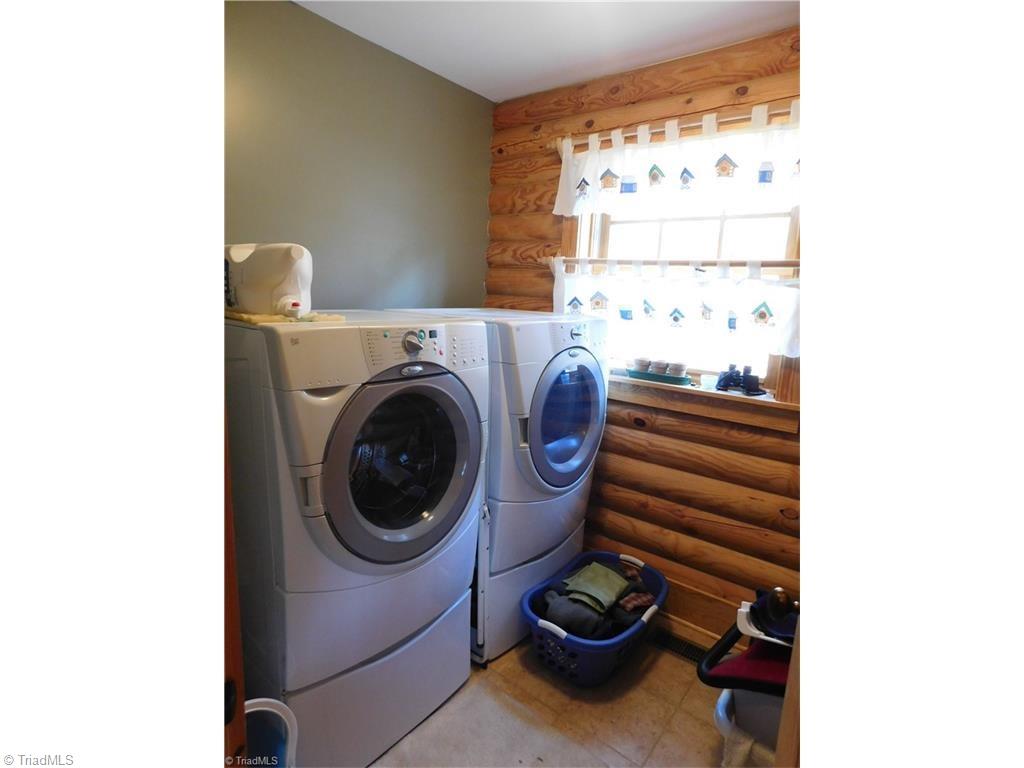 433 Curry Road High Point, NC 27265 - Photo 7 of 30 Laundry Room