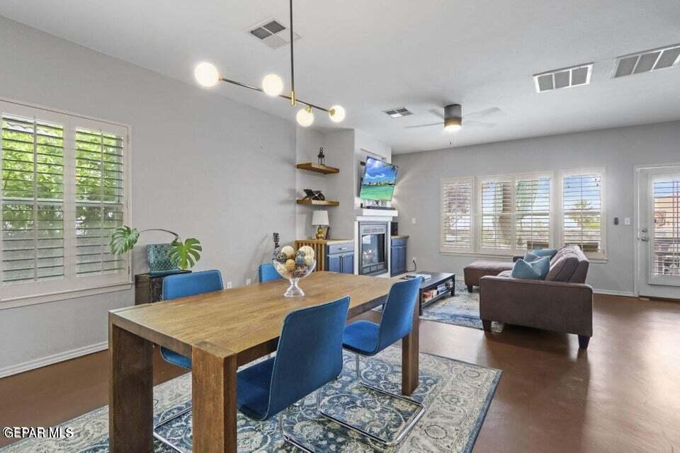 1517 Deer Ridge El Paso, TX 79912 - Photo 8 of 23 eating andfam deer rdg