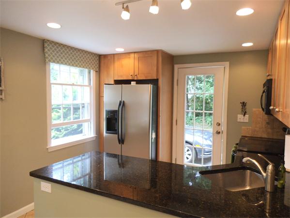 72 Chestnut Street Amherst, MA 01002 - Photo 8 of 19 Gallery Image 8