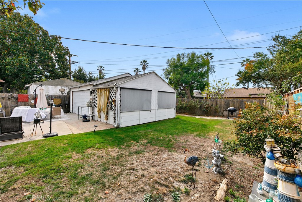3907 Edgehill Drive Leimert Park, CA 90008 - Photo 37 of 38 a front view of a house with garden