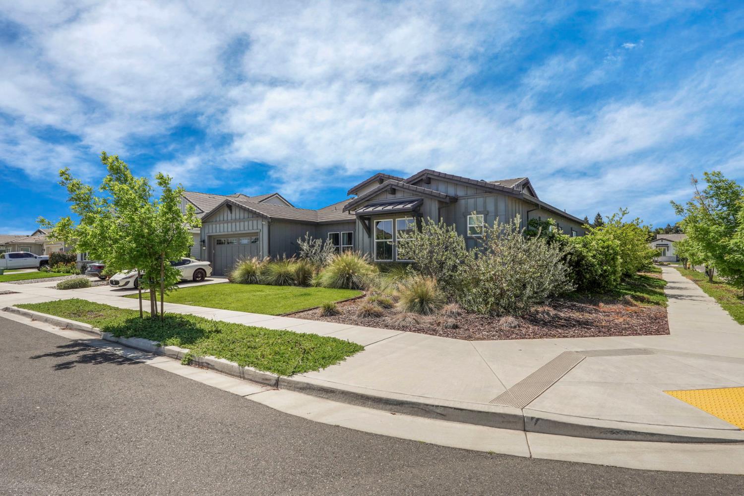 2573 Feathermint Lane Turlock, CA 95382 - Photo 4 of 38