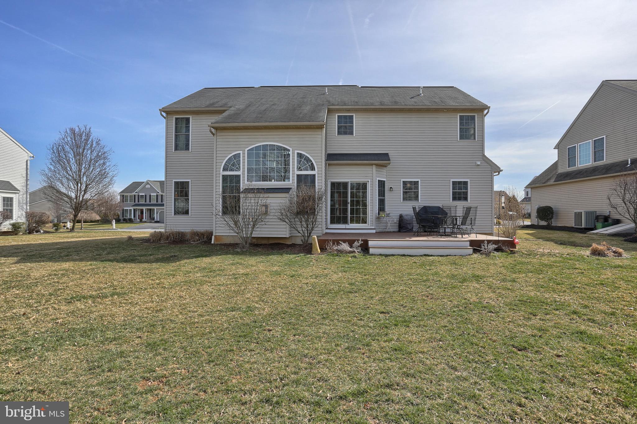 174 Pickwick Circle Palmyra, PA 17078 - Photo 2 of 40