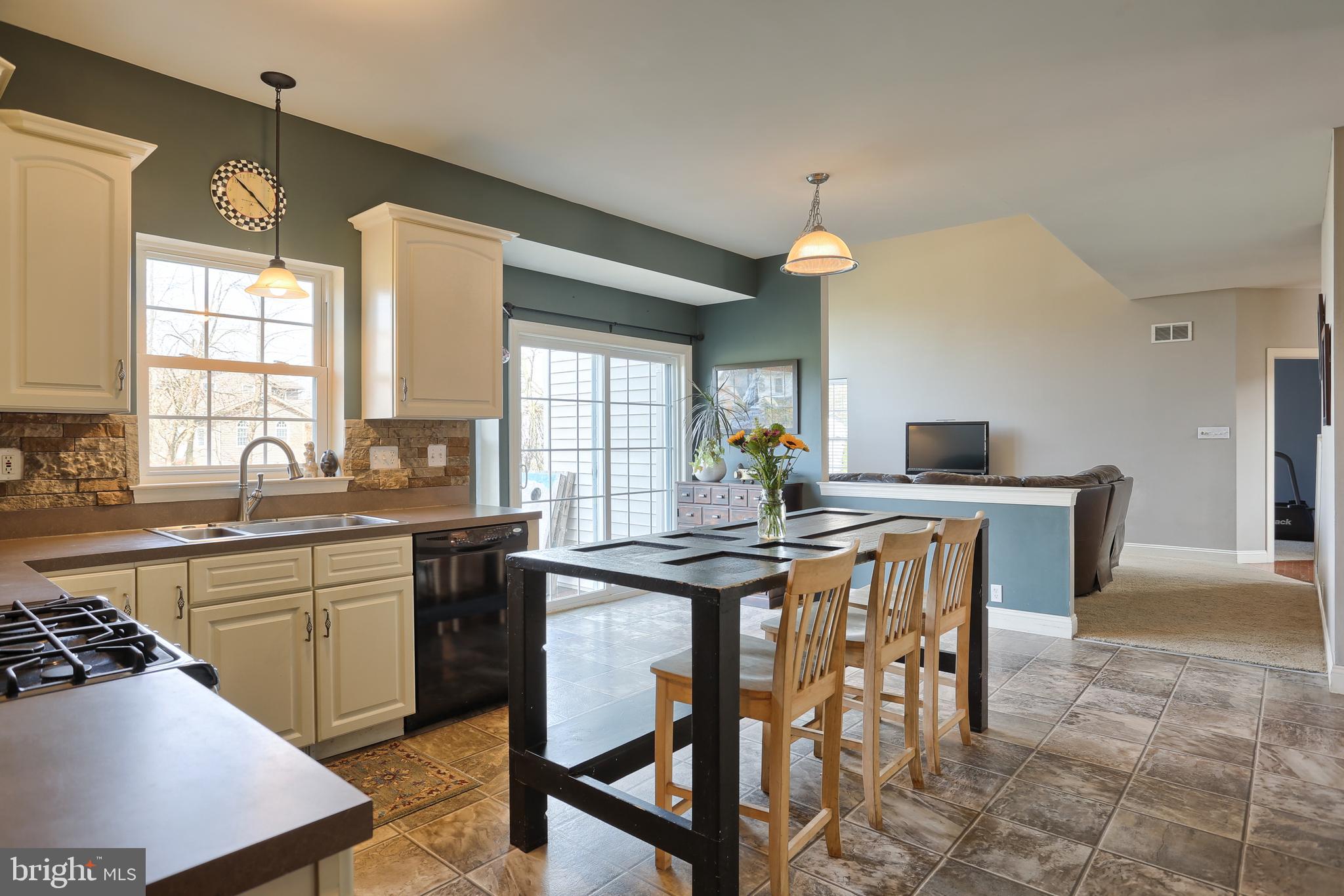 174 Pickwick Circle Palmyra, PA 17078 - Photo 17 of 40