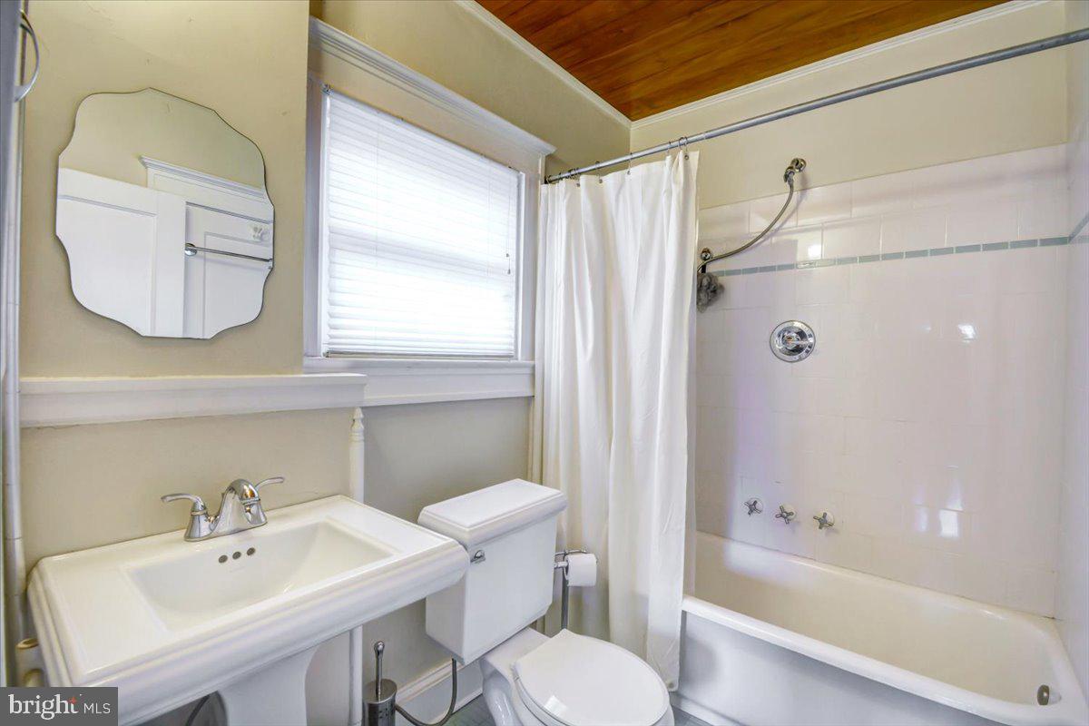 4302 Roland Avenue Baltimore, MD 21210 - Photo 21 of 35