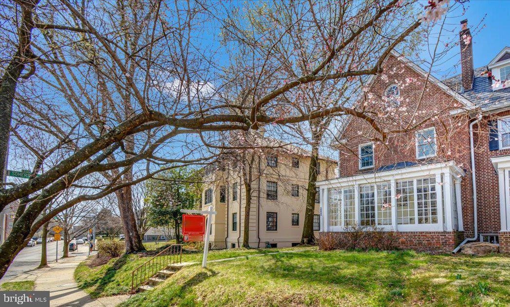 4302 Roland Avenue Baltimore, MD 21210 - Photo 3 of 35