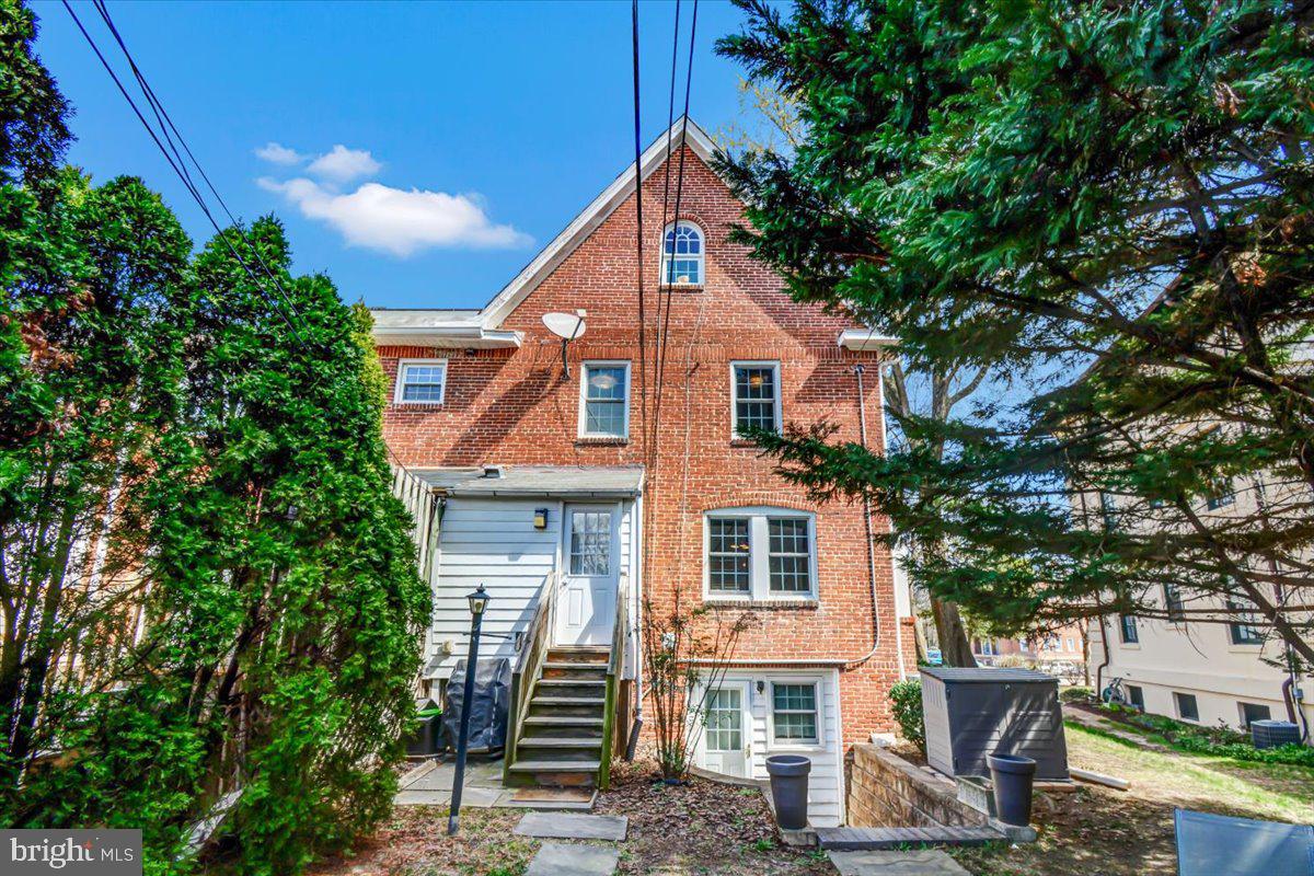 4302 Roland Avenue Baltimore, MD 21210 - Photo 32 of 35