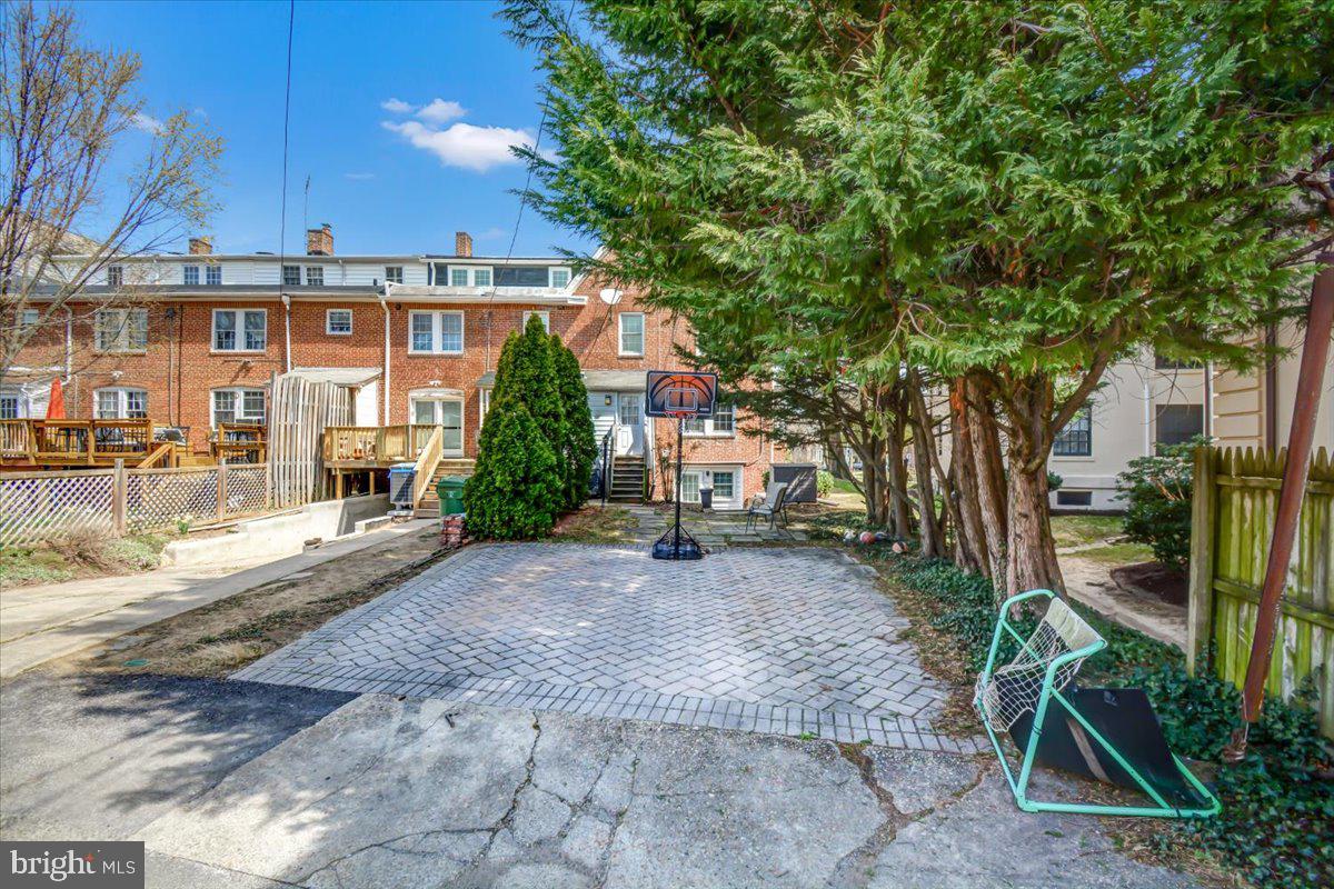 4302 Roland Avenue Baltimore, MD 21210 - Photo 33 of 35