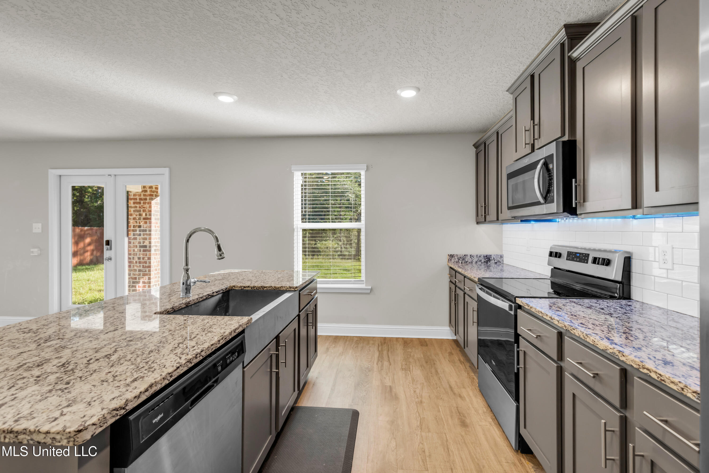 62 Saltmeadow Circle Ocean Springs, MS 39564 - Photo 14 of 39 62SaltmeadowCir-14