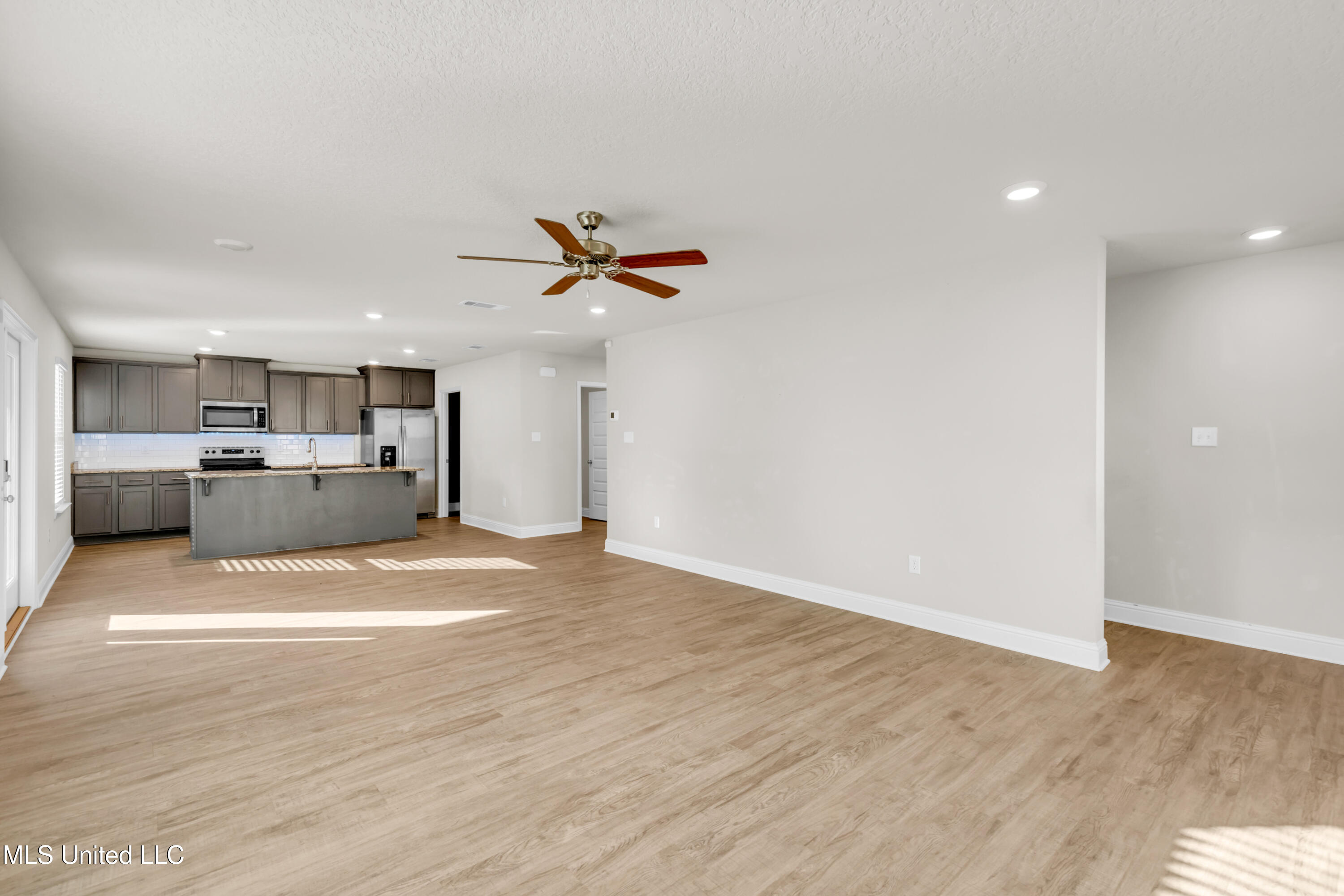 62 Saltmeadow Circle Ocean Springs, MS 39564 - Photo 17 of 39 62SaltmeadowCir-17