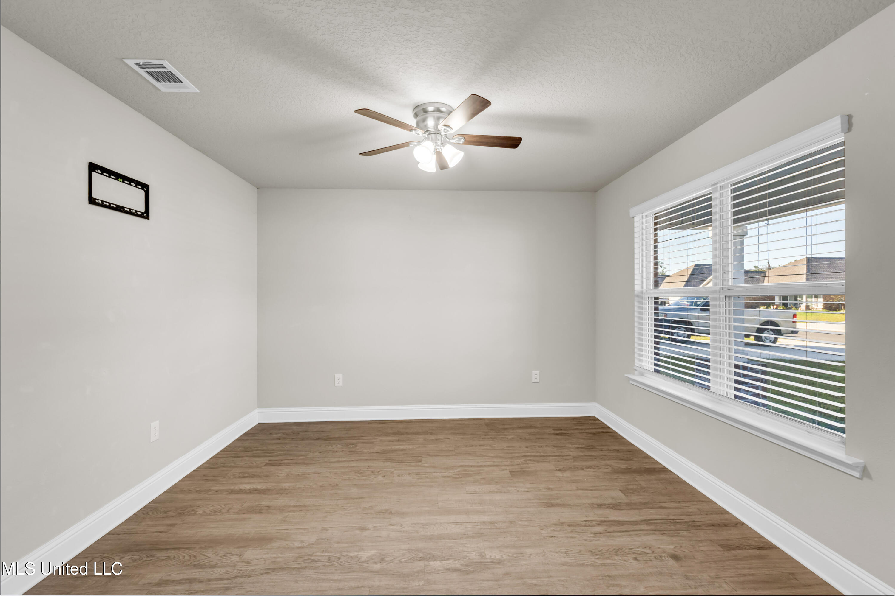 62 Saltmeadow Circle Ocean Springs, MS 39564 - Photo 7 of 39 62SaltmeadowCir-7