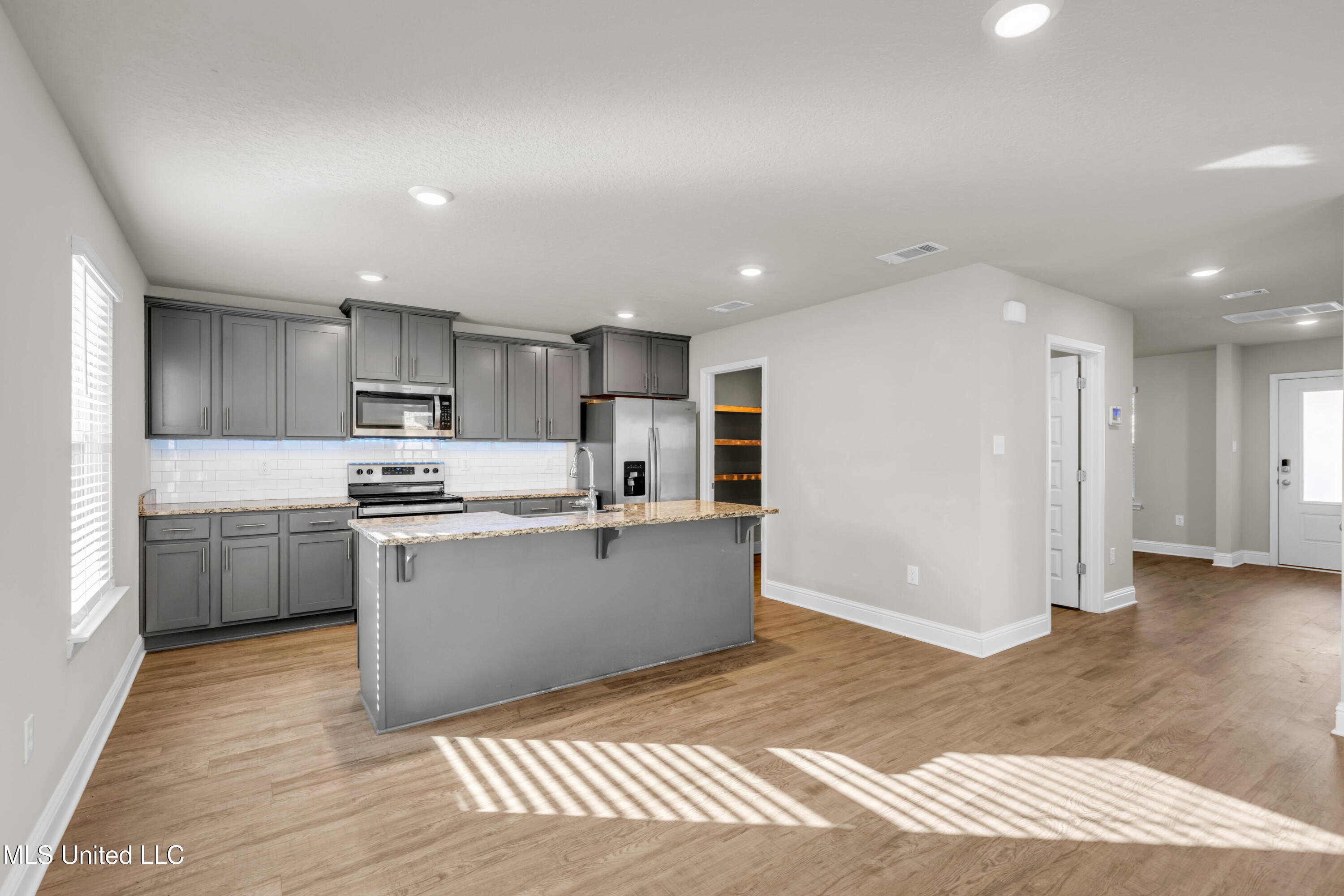 62 Saltmeadow Circle Ocean Springs, MS 39564 - Photo 10 of 39 62SaltmeadowCir-10