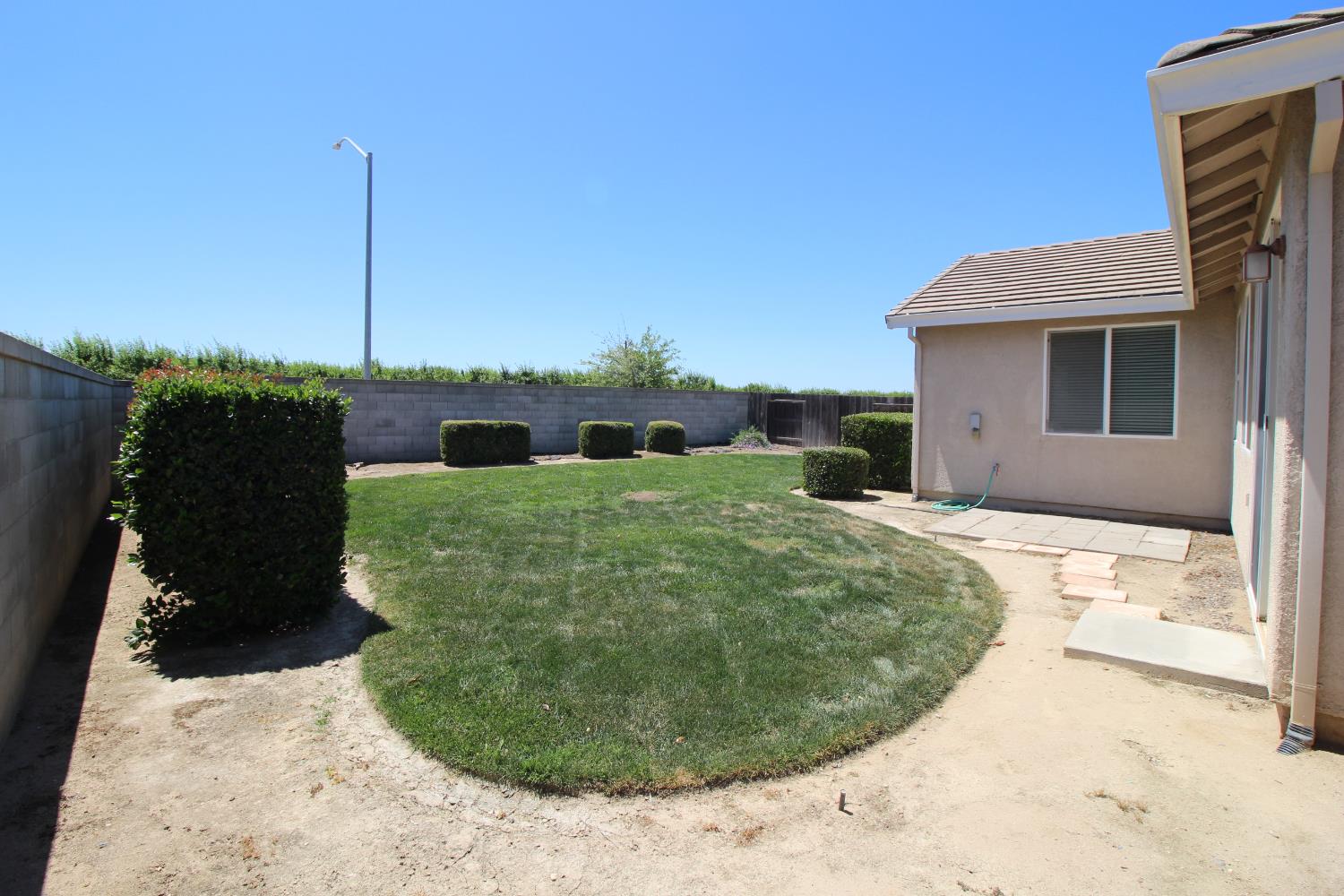 1014 Mango Avenue Madera, CA 93637 - Photo 18 of 19