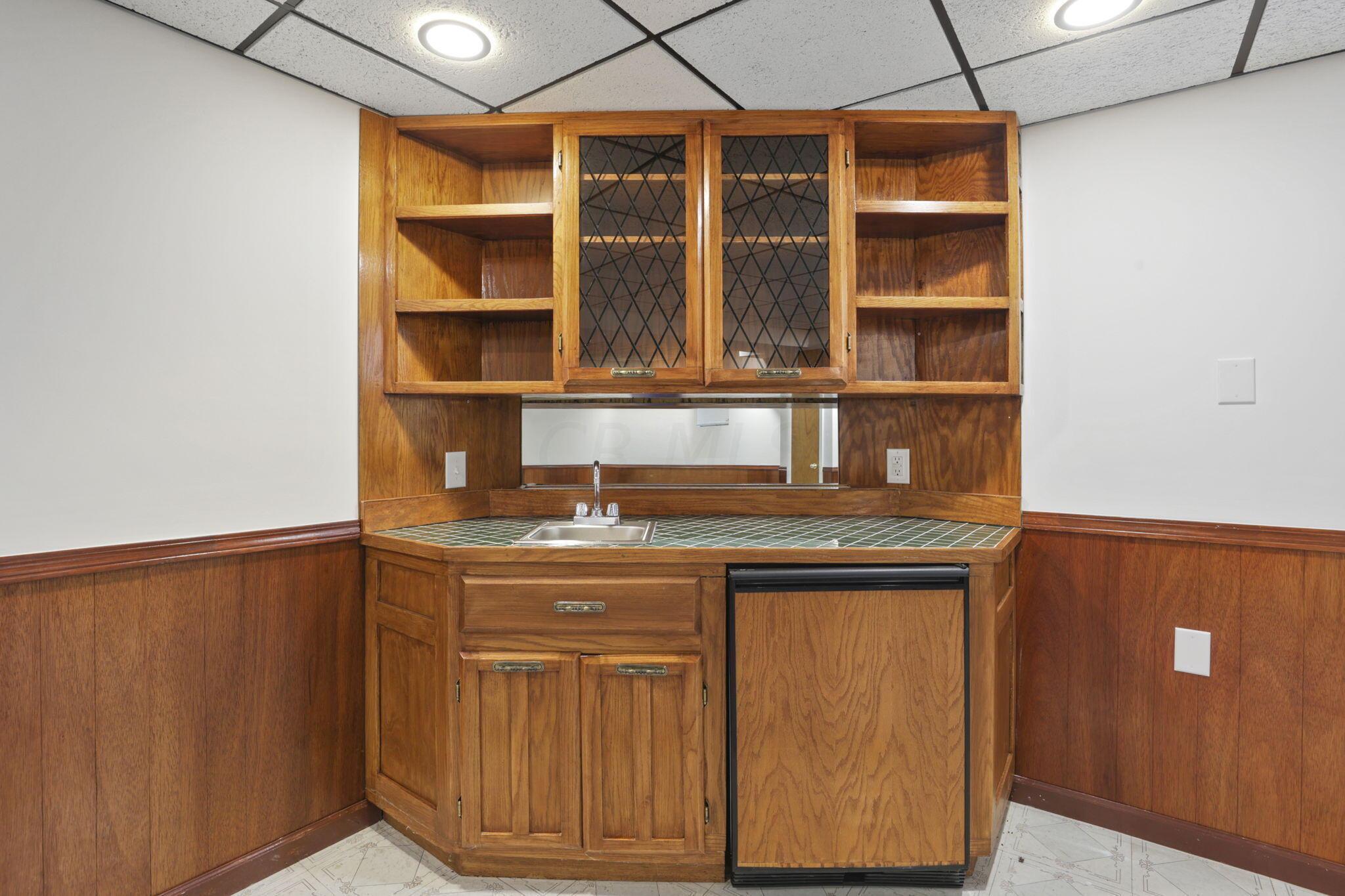 2663 Charing Road, Unit C Columbus, OH 43221 - Photo 26 of 30 61-web-or-mls-0N4A6117