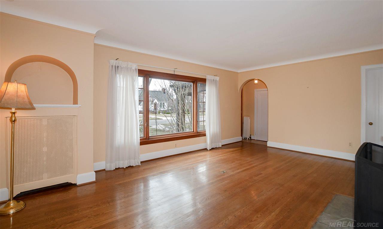 814 Barrington Road Grosse Pointe Park, MI 48230 - Photo 5 of 32