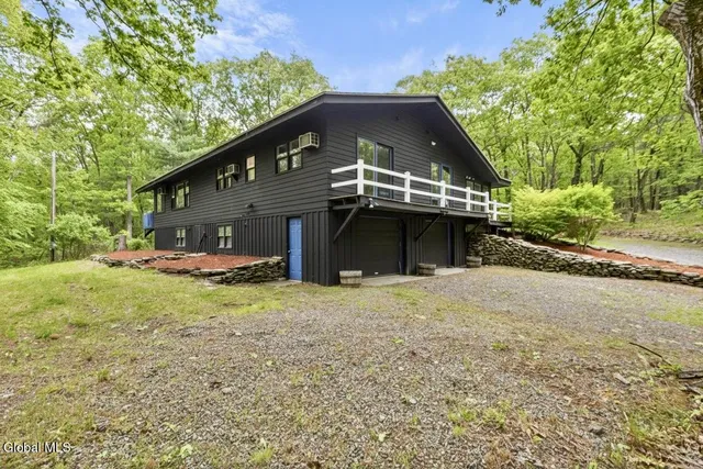 $735,000 | 100 Schnackenberg Road, Ghent, NY 12075