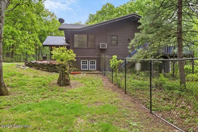 $735,000 | 100 Schnackenberg Road, Ghent, NY 12075