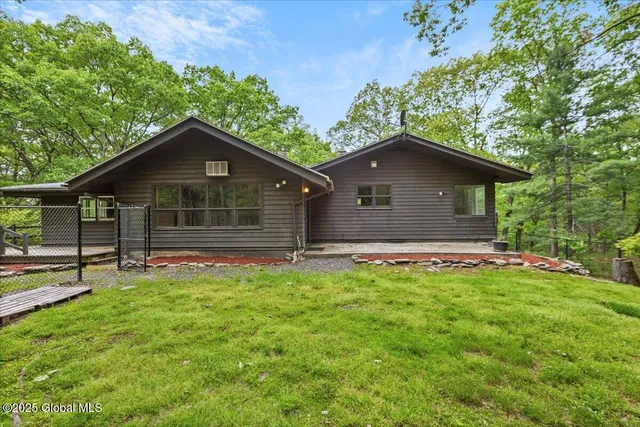 $735,000 | 100 Schnackenberg Road, Ghent, NY 12075