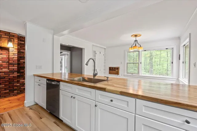 $735,000 | 100 Schnackenberg Road, Ghent, NY 12075