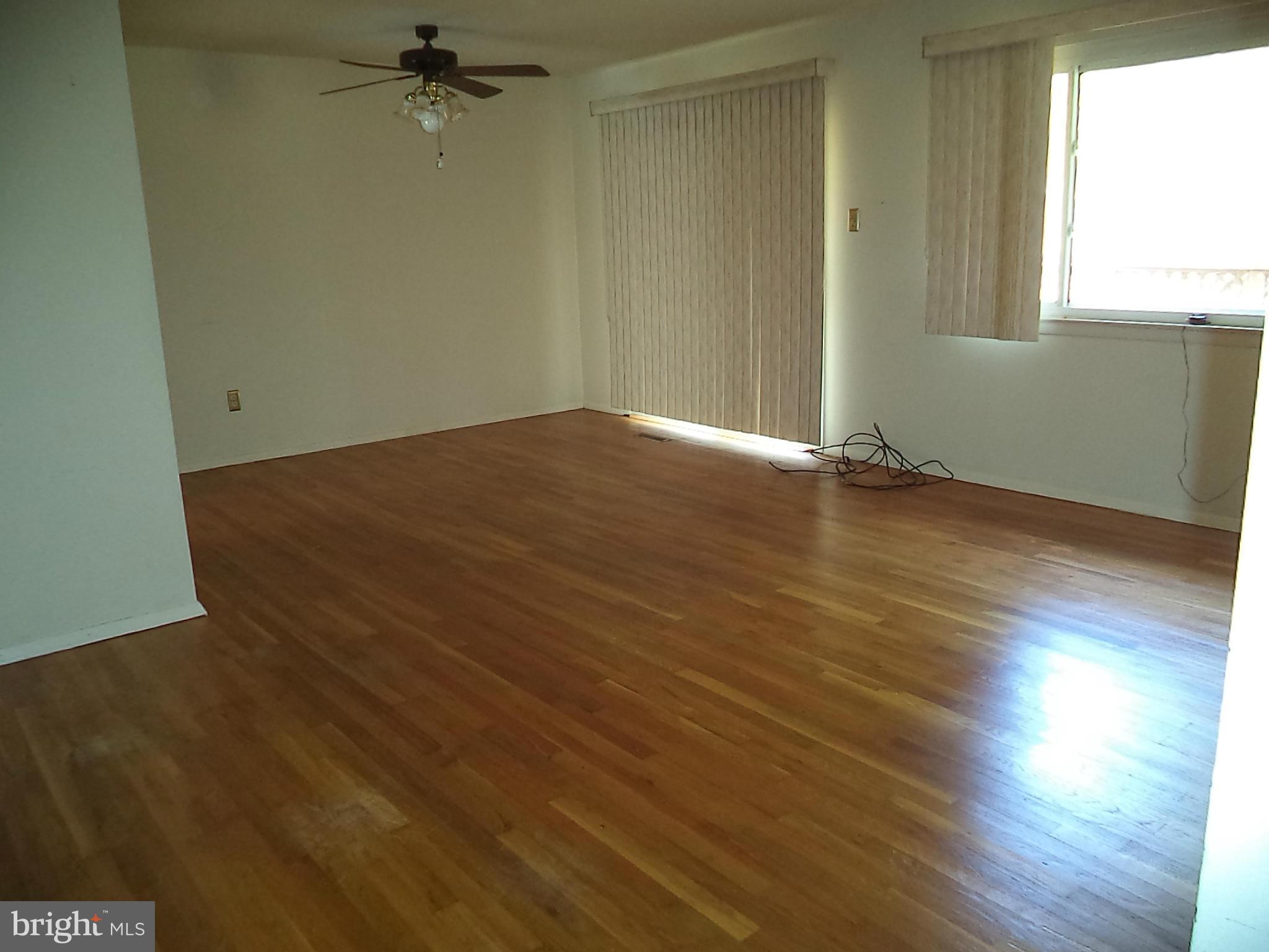1500 Fillmore Road Fort Washington, MD 20744 - Photo 5 of 14 Living Room