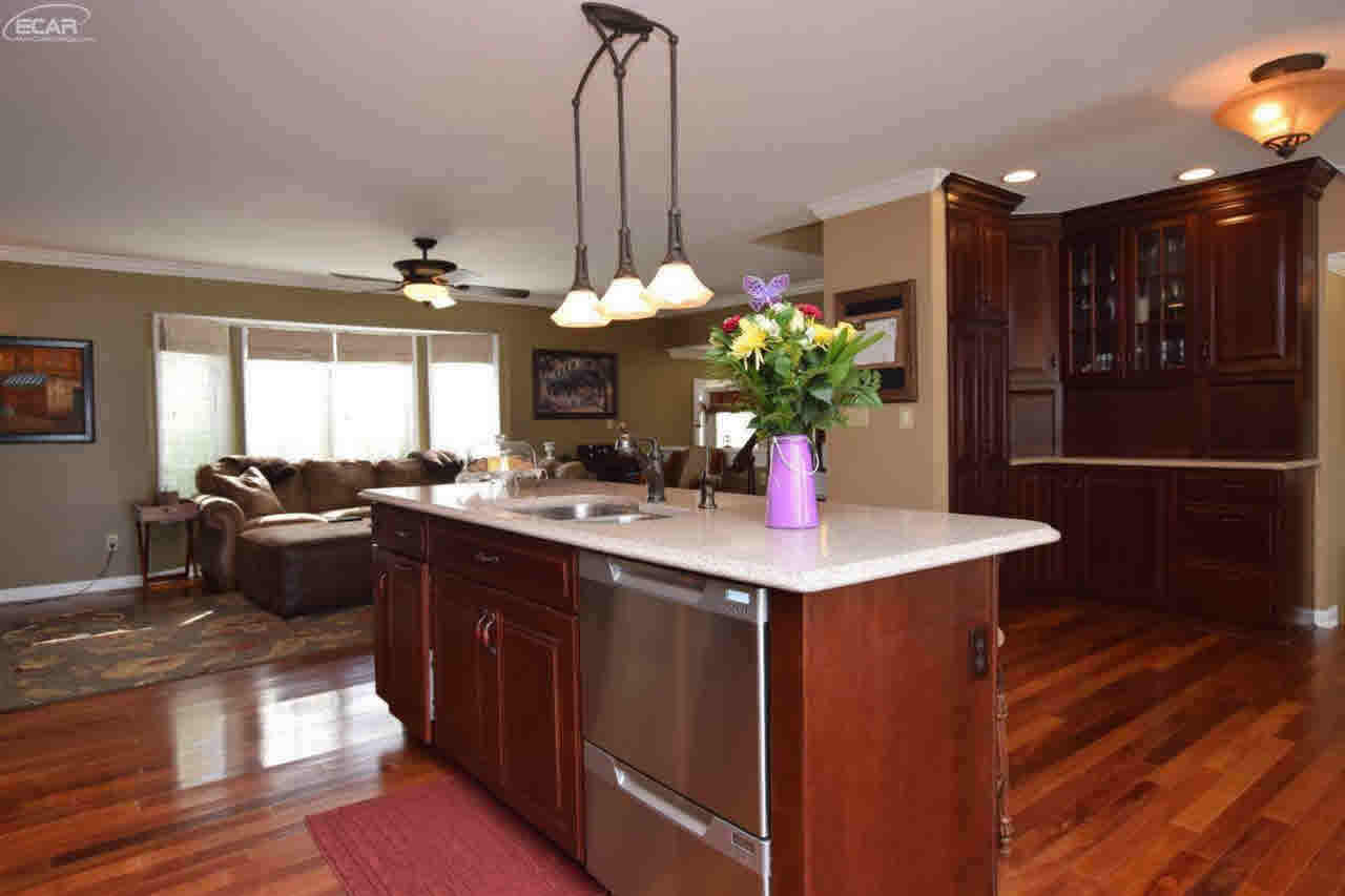 2232 Grove Park Road Fenton, MI 48430 - Photo 7 of 27 21377516-6.JPG