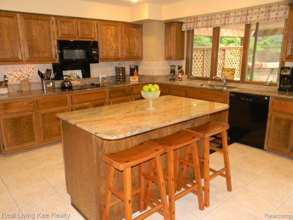 3717 Summit Ridge Drive Rochester, MI 48306 - Photo 25 of 64 DSCN7734.jpg