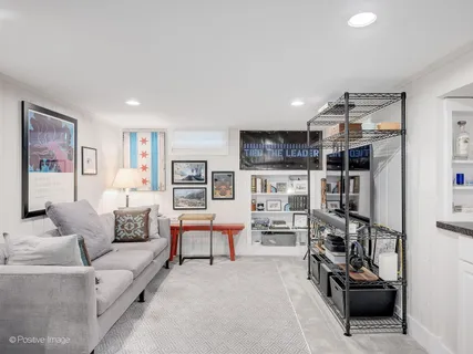 $799,000 | 541 East Hickory Street, Hinsdale, IL 60521