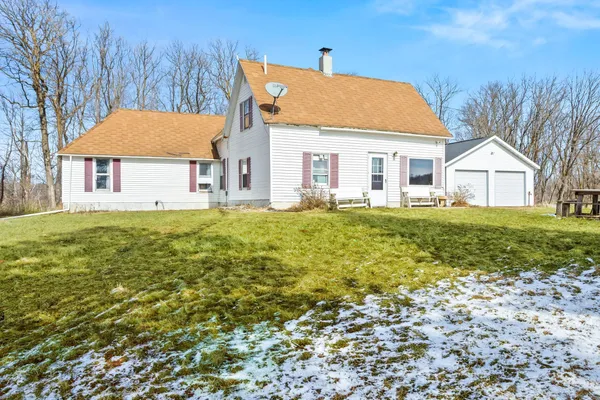 $250,000 | 22845 Northeast Pickerel Lake Road, Detroit Lakes, MN 56501