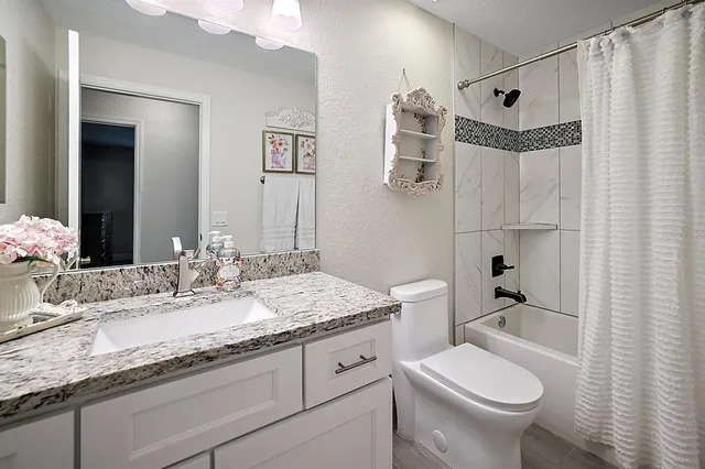 $390,000 | 5016 Northeast 125th Loop, Oxford, FL 34484