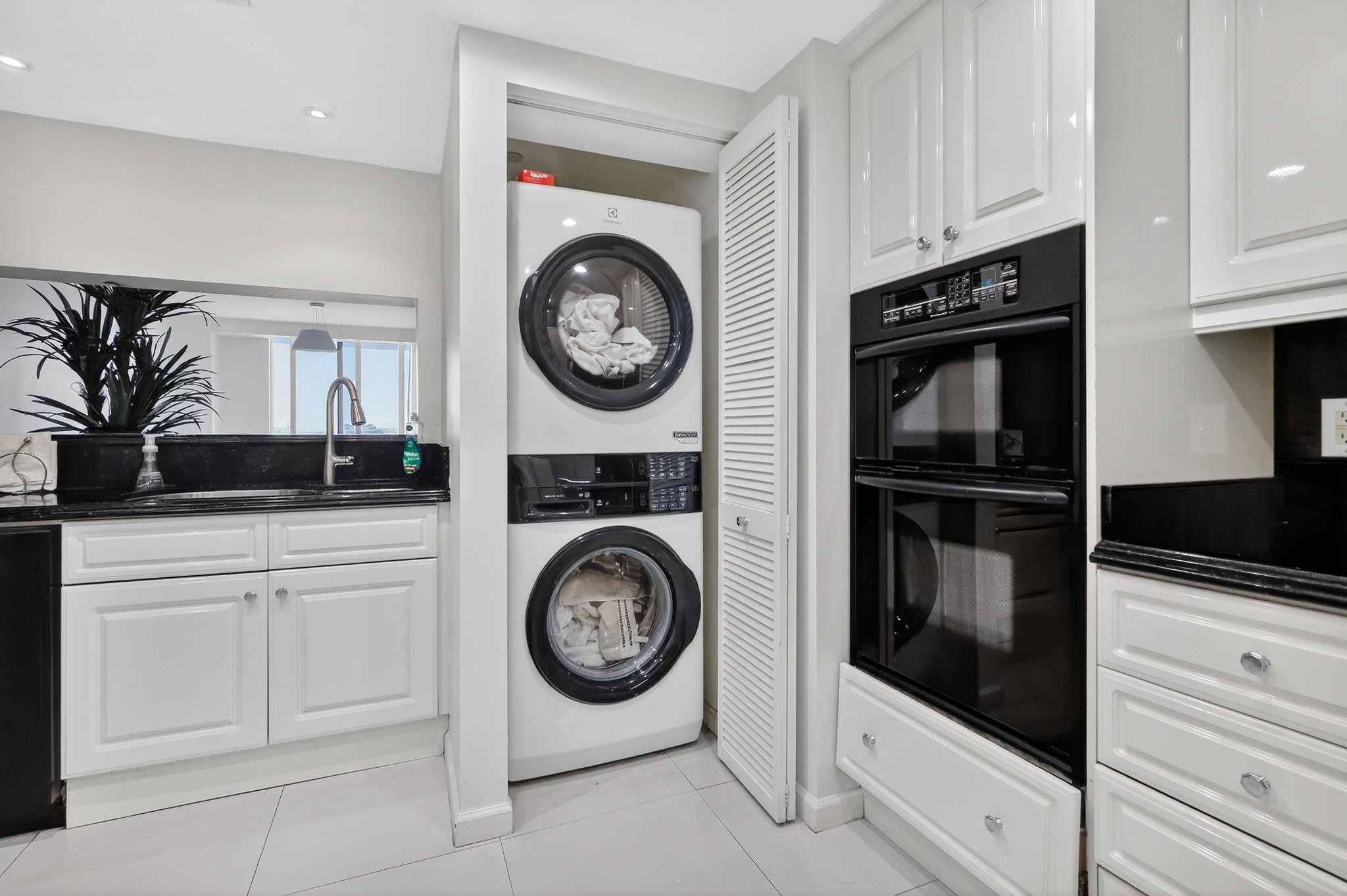 9595 Collins Avenue, Unit N8F Surfside, FL 33154 - Photo 13 of 48 Photo 13