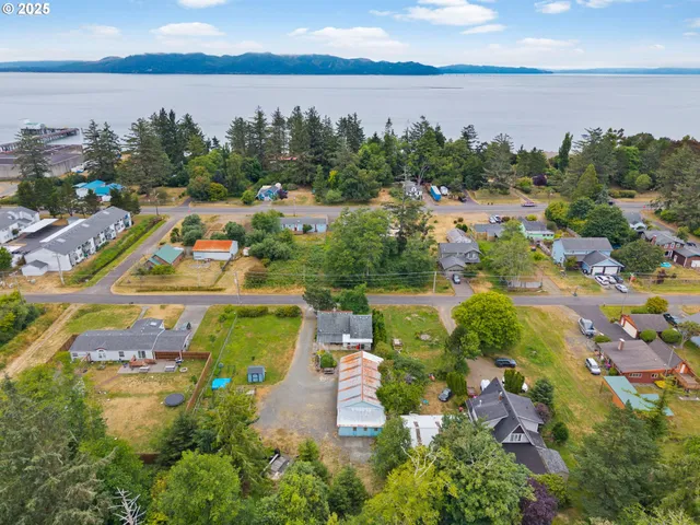 $399,999 | 472 7th Avenue, Hammond, OR 97121