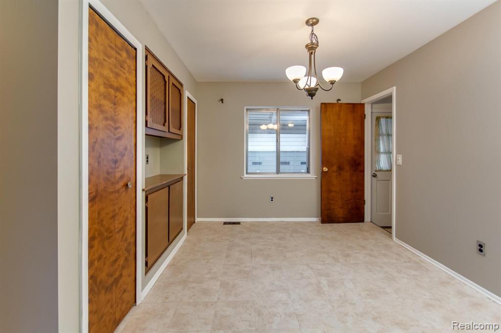8124 Ritter Street Center Line, MI 48015 - Photo 8 of 21