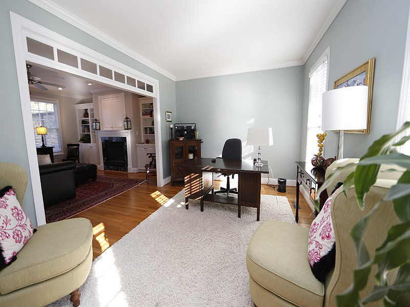 3209 Tall Tree Place Raleigh, NC 27607 - Photo 5 of 22 Living Room