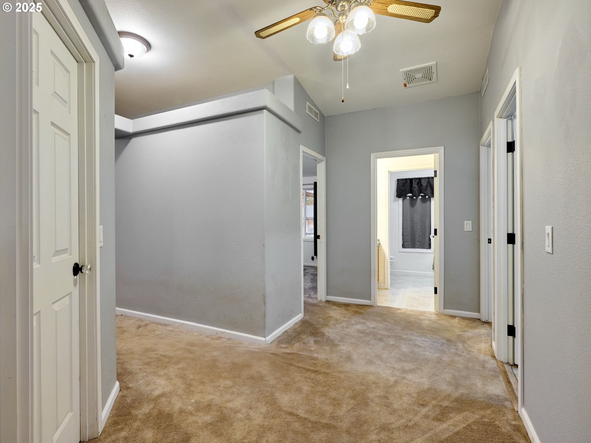 20788 Hazelnut Ridge Road Scotts Mills, OR 97375 - Photo 18 of 46 en view interior of the house