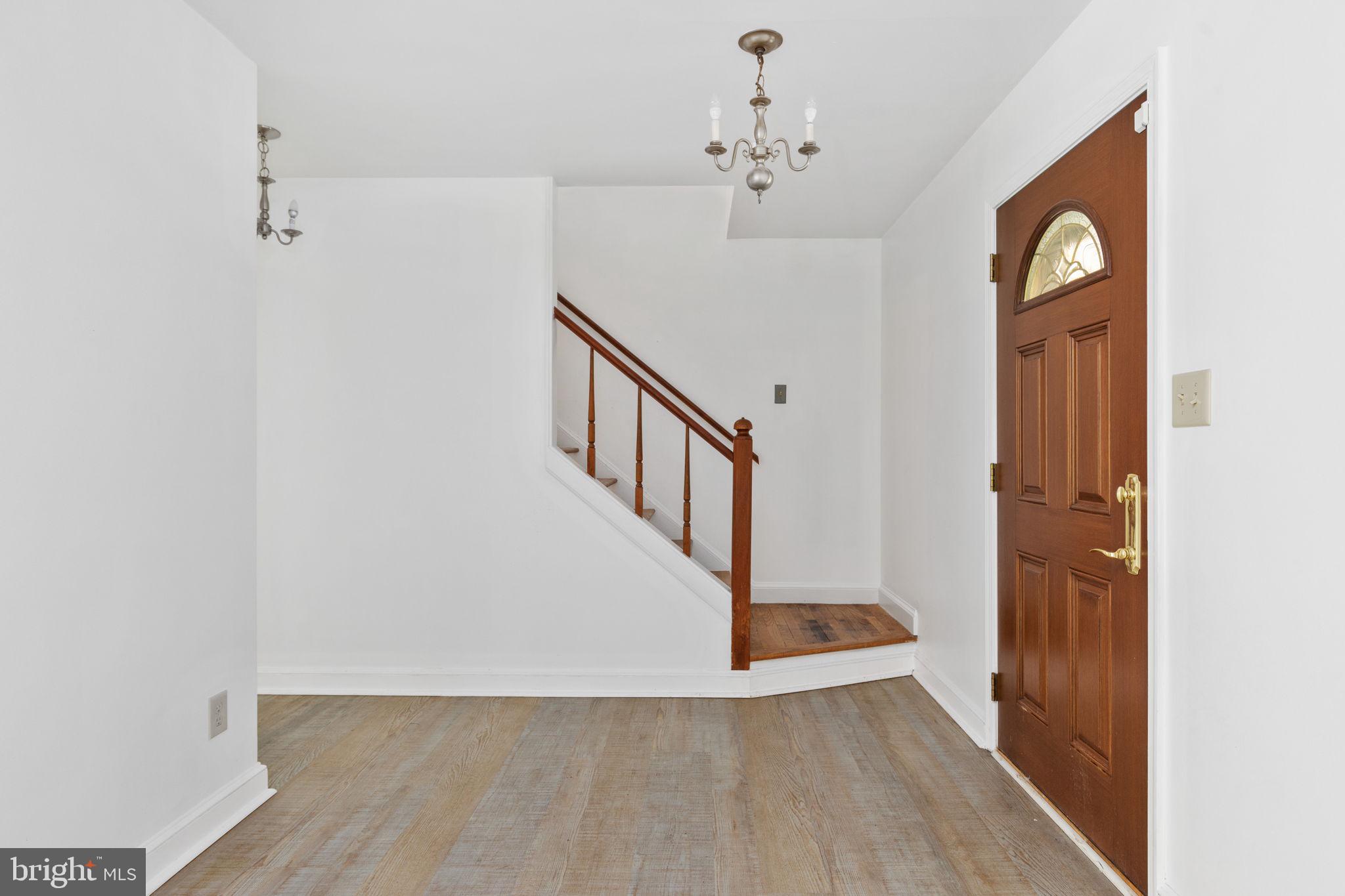 286 Ebenezer Road Bluemont, VA 20135 - Photo 5 of 49 Front foyer
