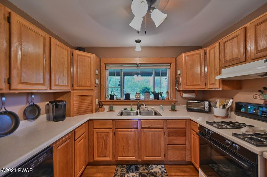 56 Daniels Road Lake Ariel, PA 18436 - Photo 3 of 51
