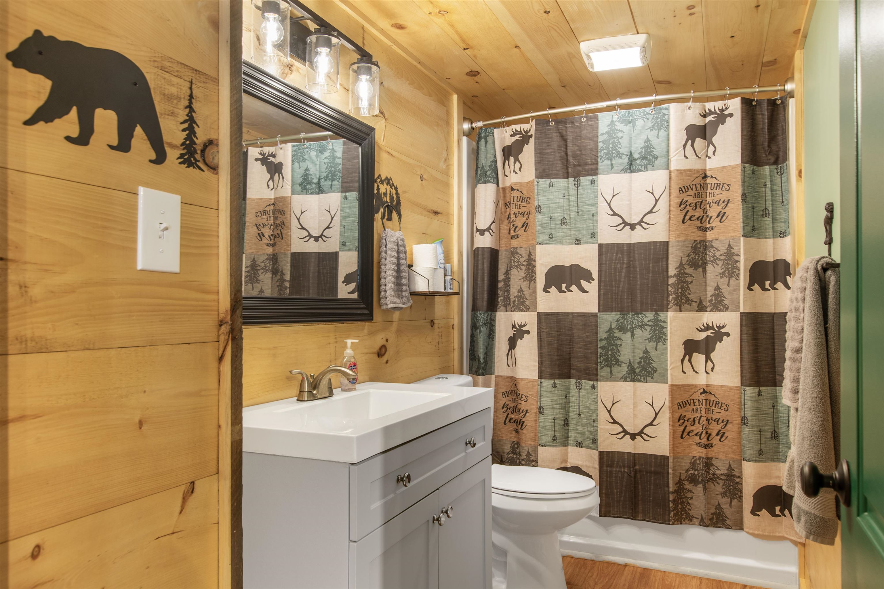 185 Fish Pond Road Columbia, NH 03576 - Photo 8 of 31