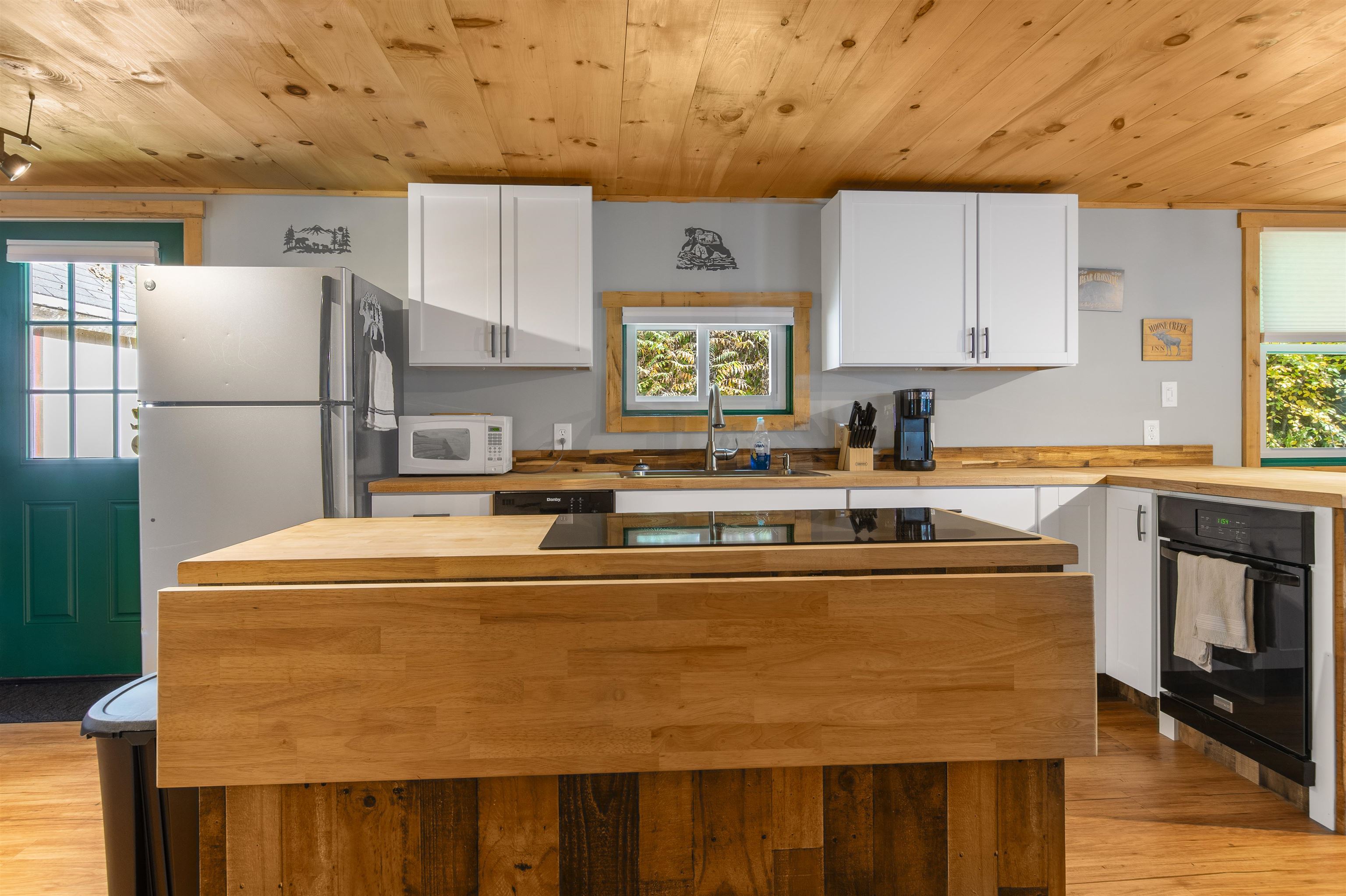 185 Fish Pond Road Columbia, NH 03576 - Photo 9 of 31