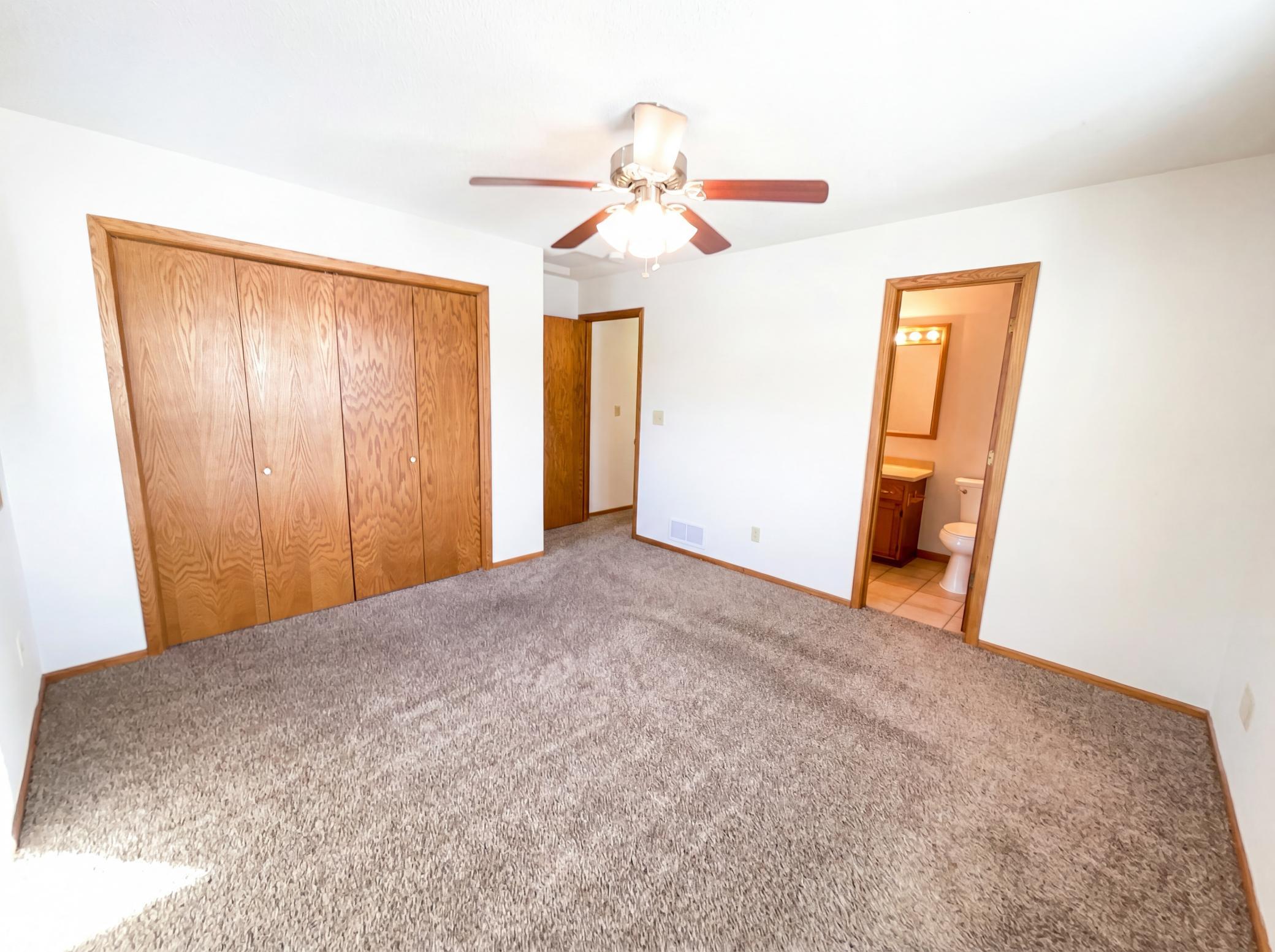 209 Grand Avenue Northeast St. Michael, MN 55376 - Photo 10 of 22