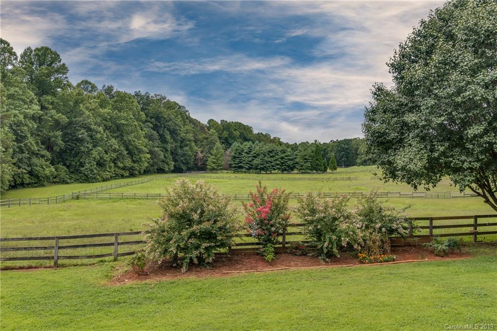 2470 Landrum Mill Road Campobello, SC 29322 - Photo 11 of 38