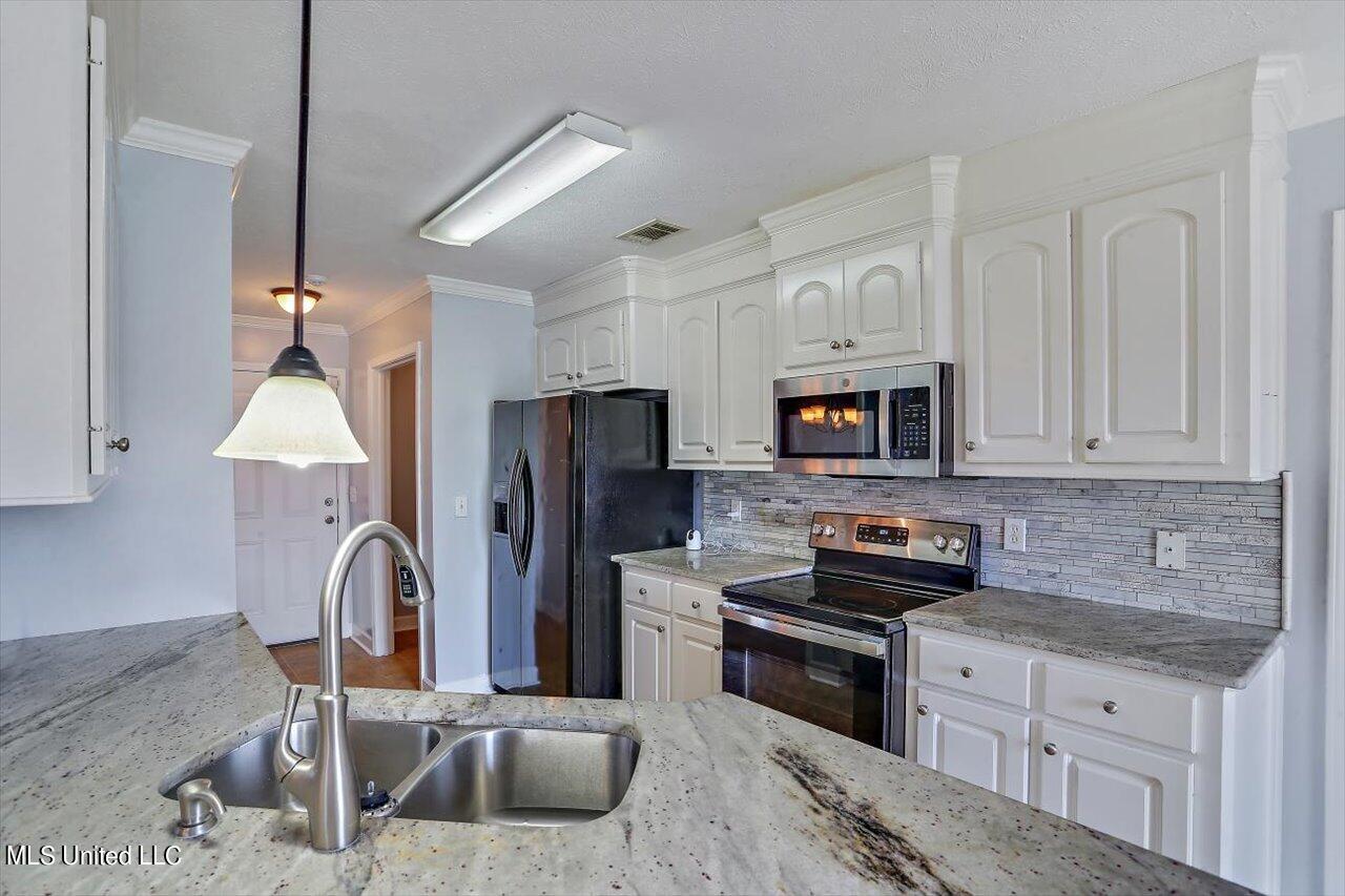 104 Ash Ridge Place Pearl, MS 39208 - Photo 10 of 31 10-104 Ash Ridge Pl