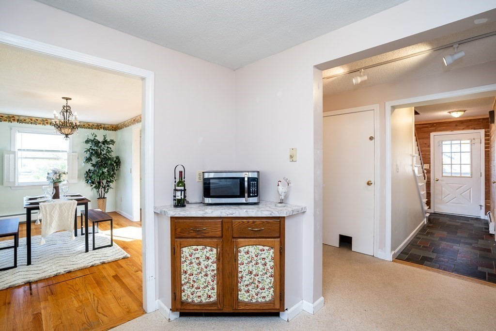 2450 Wilbraham Road Springfield, MA 01129 - Photo 9 of 36