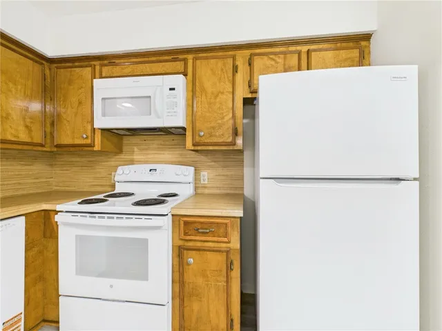 $1,000 | 1802 Woodsman Drive, Unit C, College Station, TX 77840