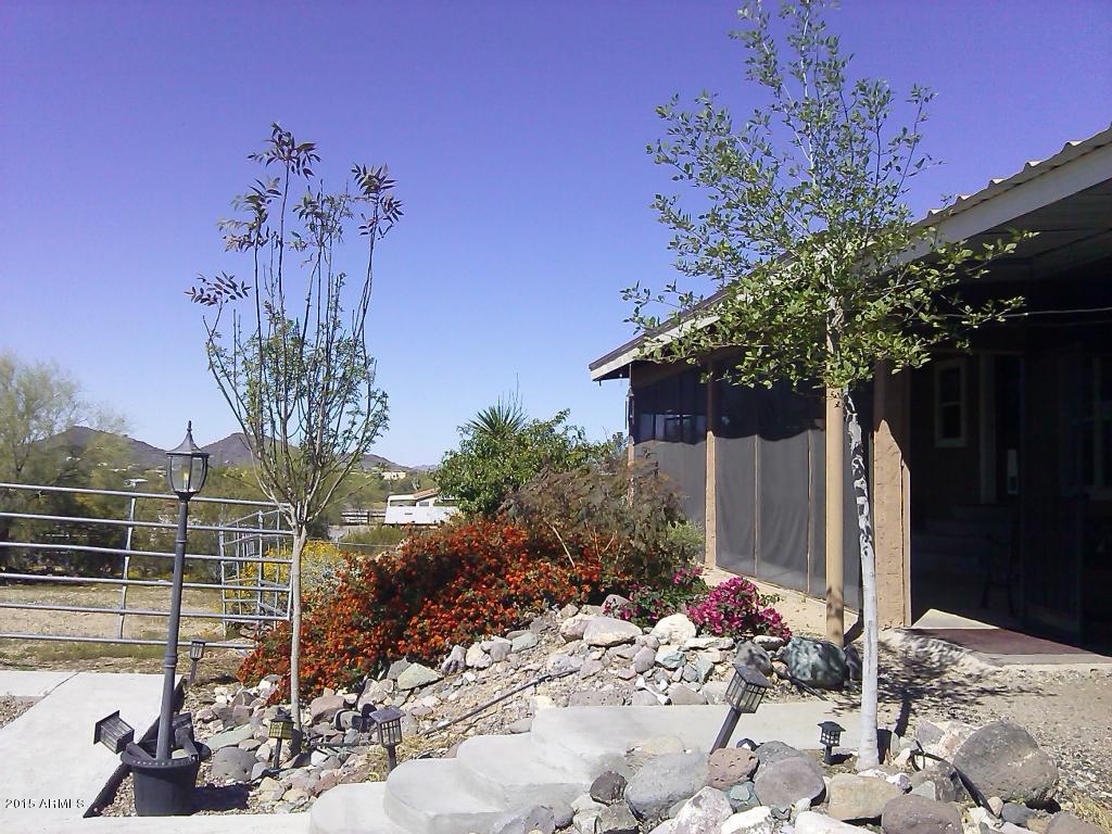 1829 West Irvine Road Phoenix, AZ 85086 - Photo 29 of 33 a view of a backyard of a house