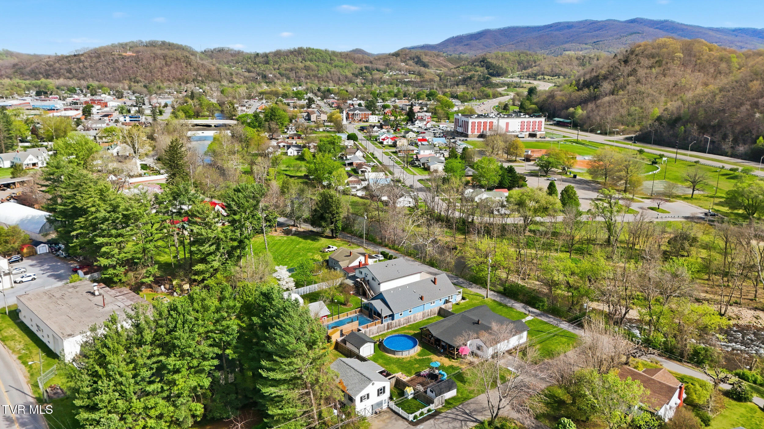 450 South Riverside Drive Elizabethton, TN 37643 - Photo 26 of 28 37_450 s riverside dr-7