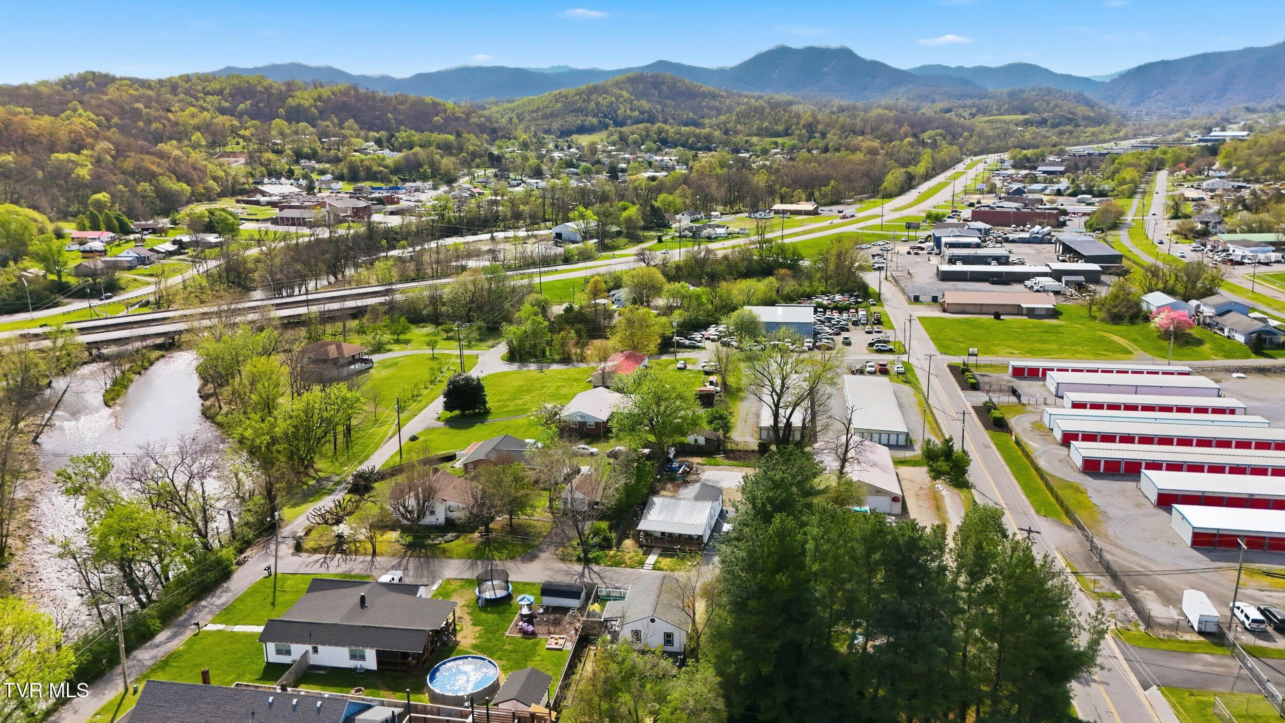 450 South Riverside Drive Elizabethton, TN 37643 - Photo 27 of 28 38_450 s riverside dr-8