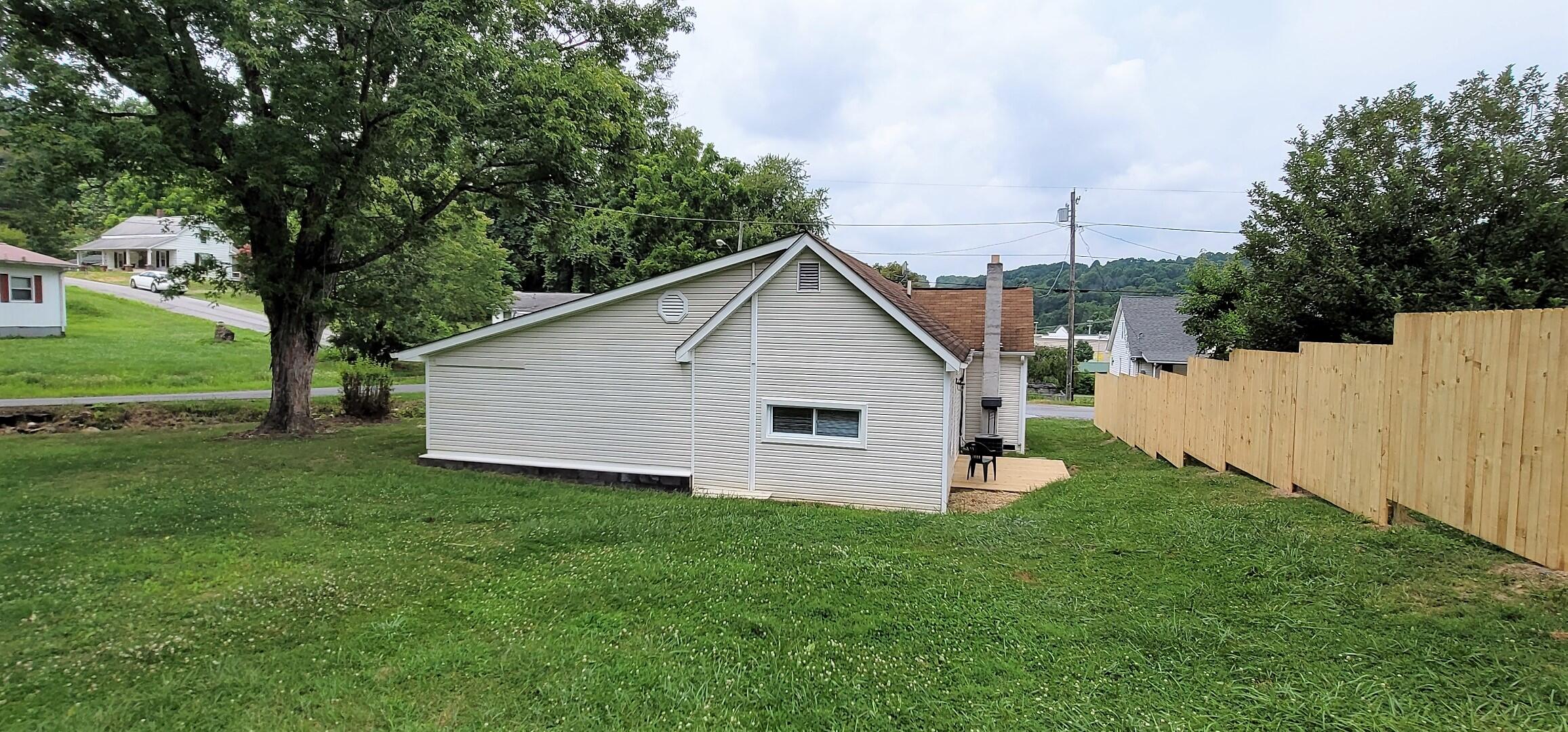 522 Rambo Street Damascus, VA 24236 - Photo 18 of 20 20210726_125708